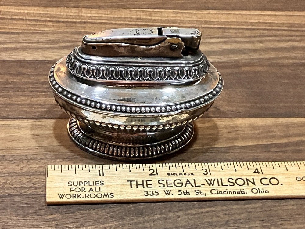 Vintage Ronson Silver Lighter: Queen Anne Table Lighter