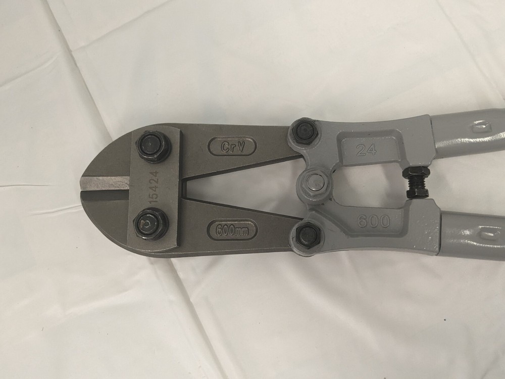 PRO-GRADE TOOLS Heavy Duty Bolt Cutter, 24" 15424