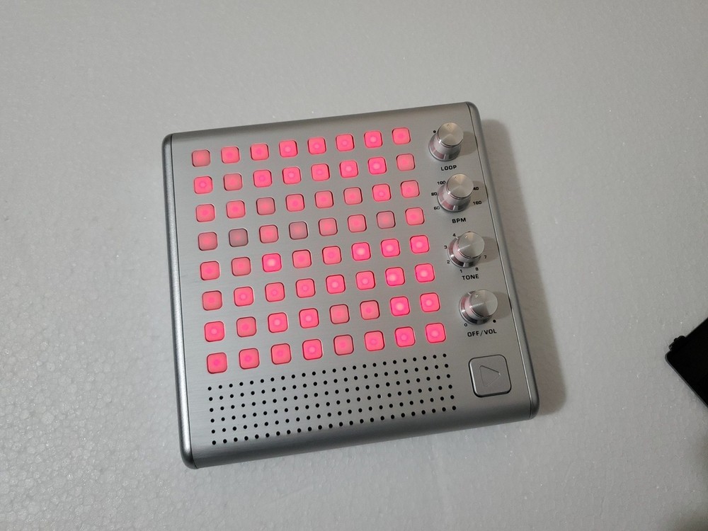 Thinkgeek Bliptronic 5000 Matrix Synthesizer Techno Beat Rhythm Audio Machine