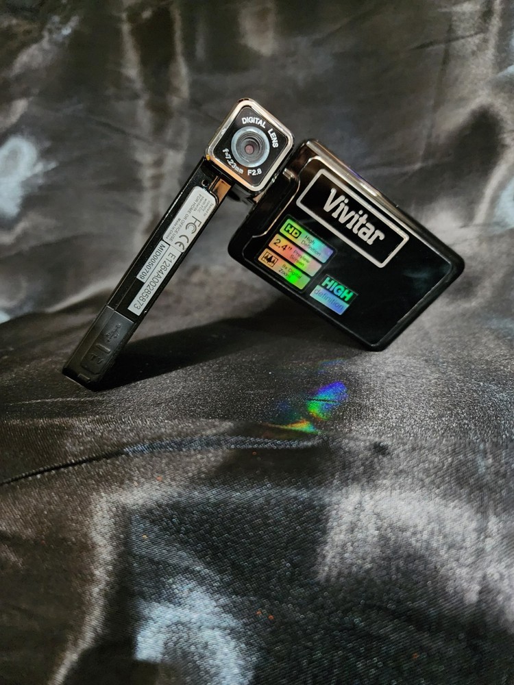 Vivitar DVR 865HD High Definition Handheld Camcorder