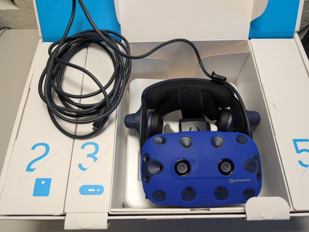 HTC Vive Pro Virtual Reality Full System Kit Original Box