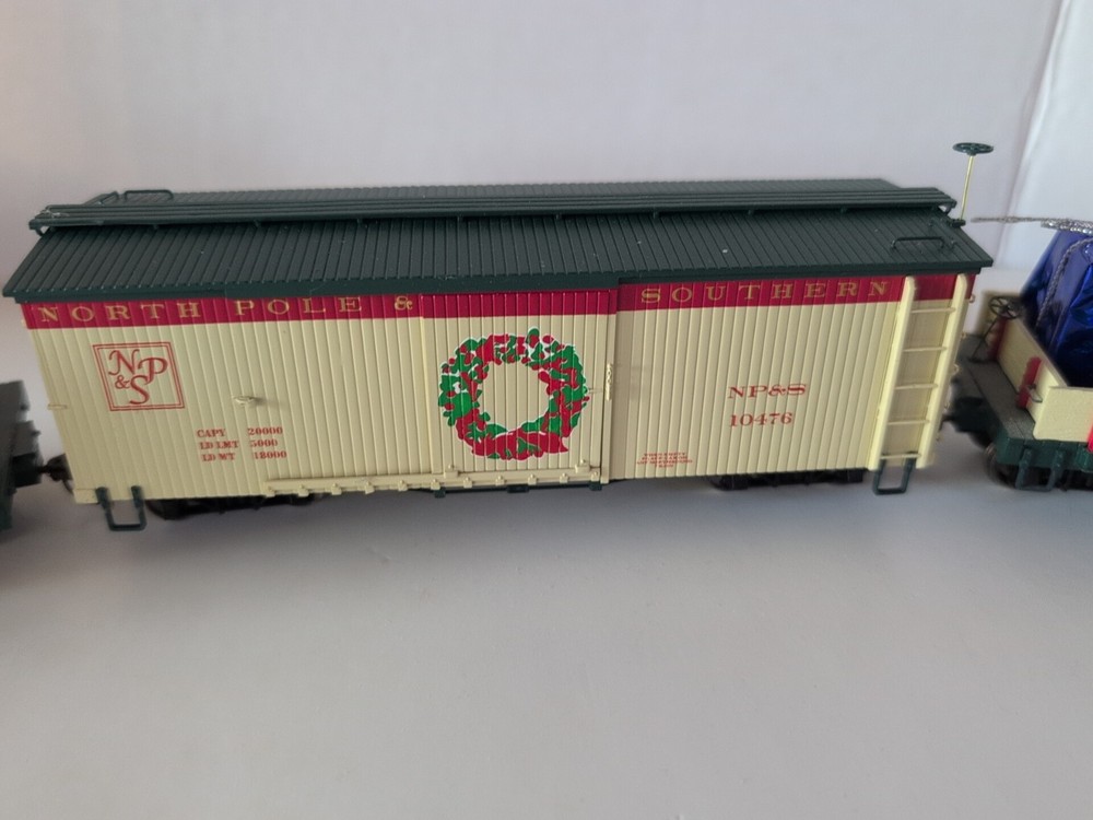 Bachmann On30 Complete Christmas Train Set NEW