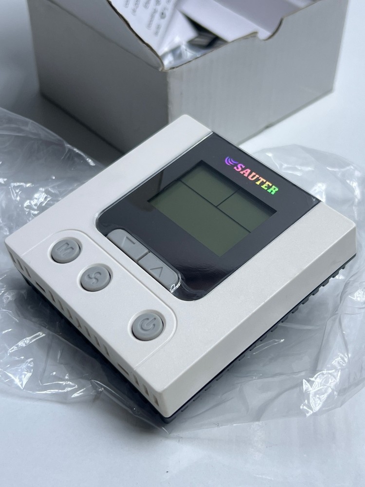 Sauter STR8102D Temp Controller