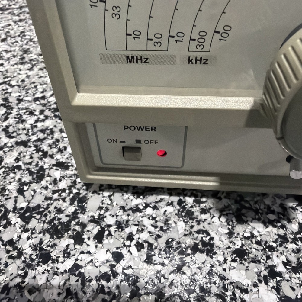 Leader 17A Signal Generator With Cable