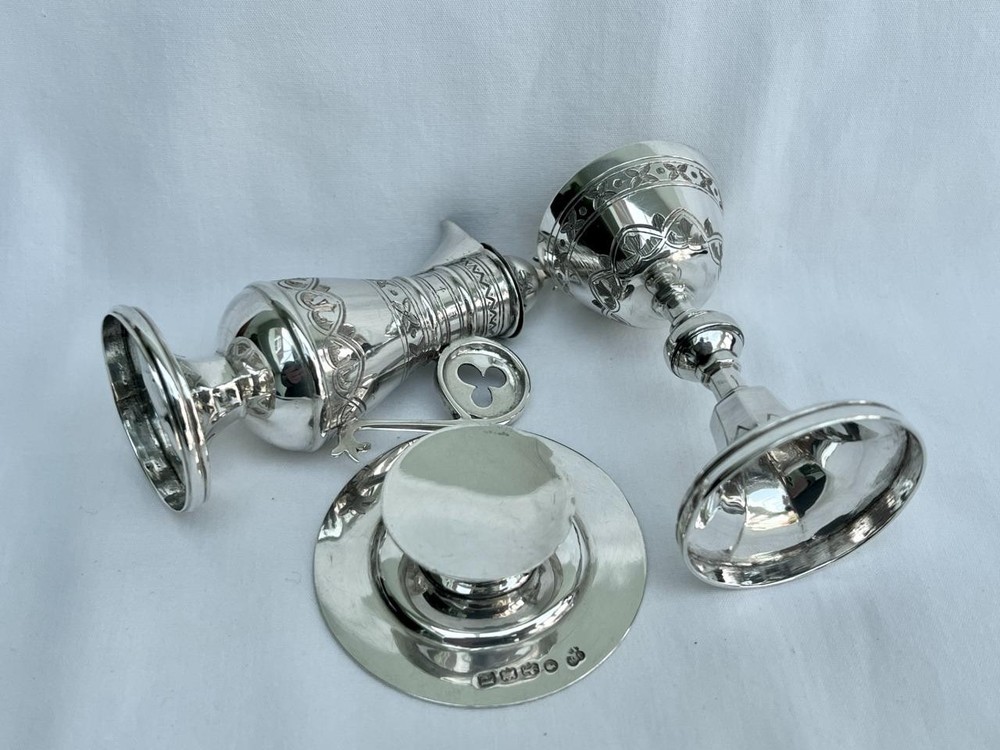 Fine Victorian Solid Sterling Silver Travelling 3 Piece Holy Communion Set