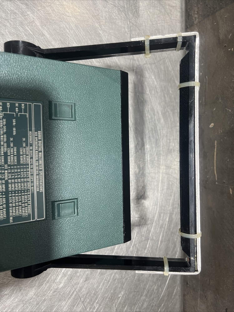 Fluke 8600A Digital Voltmeter Multimeter. Used Surplus