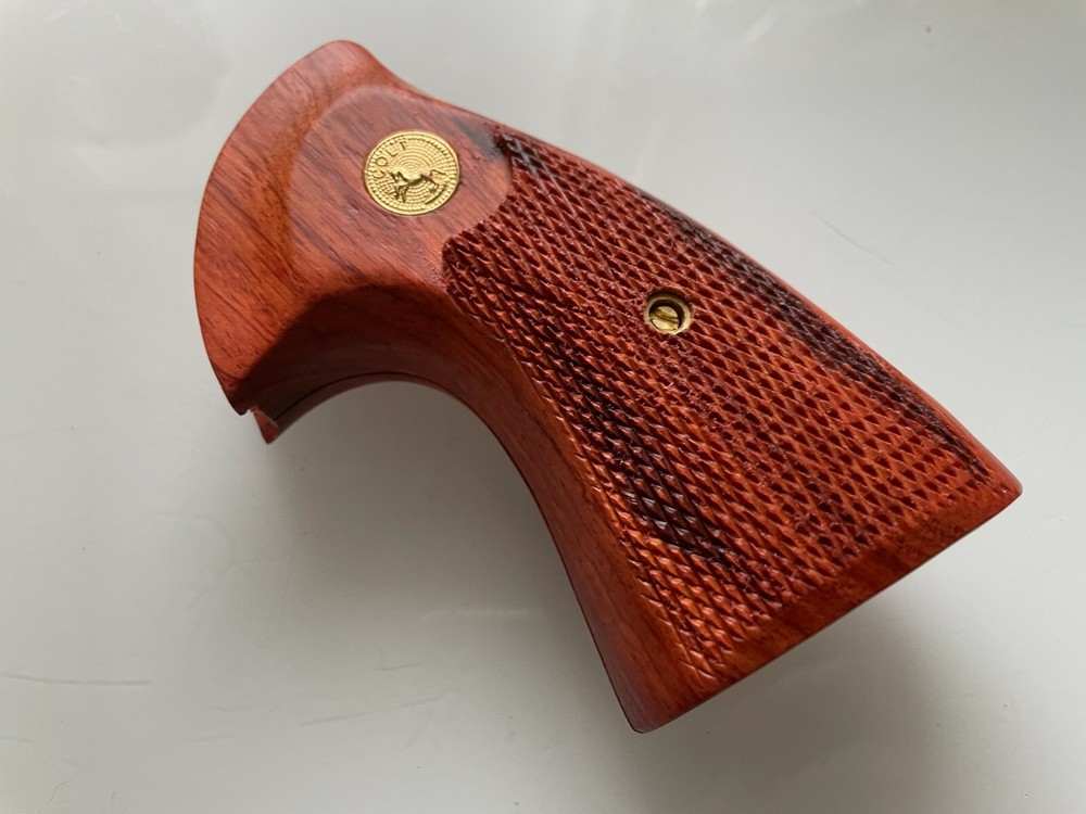 New hardwood grip for COLT PYTHON grips (I, E FRAME) checkered handmade