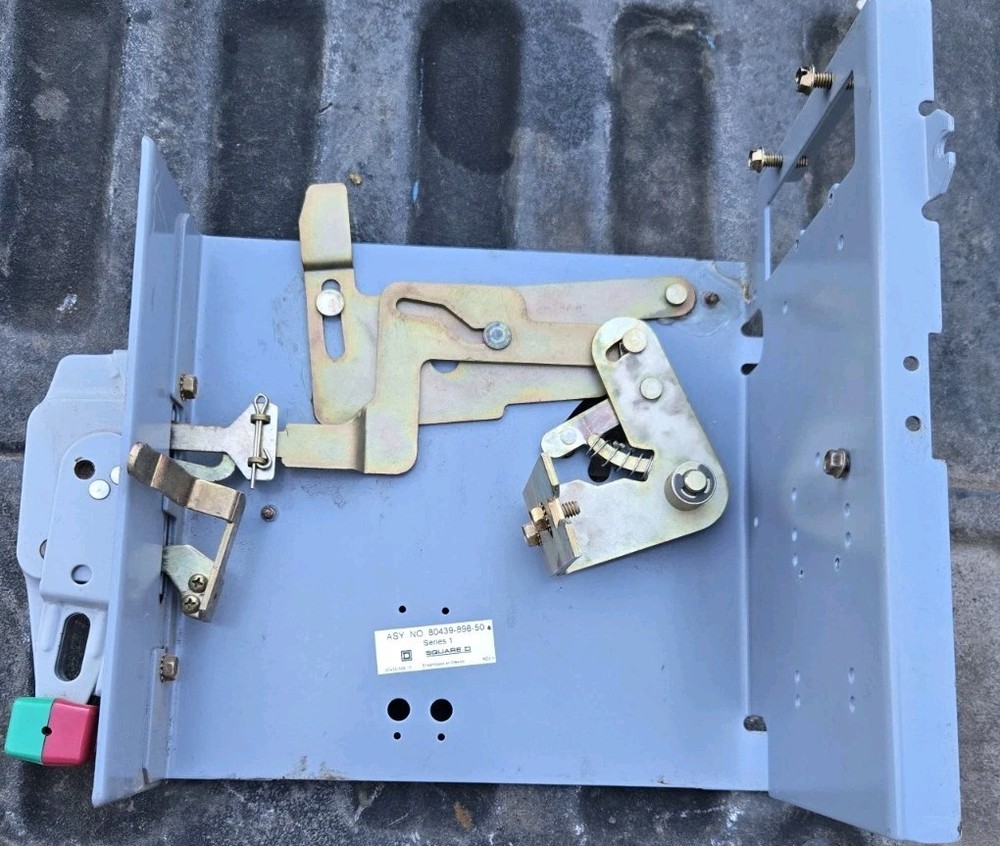 Square D Motor Control Handle Assembly No. 80439-898-50