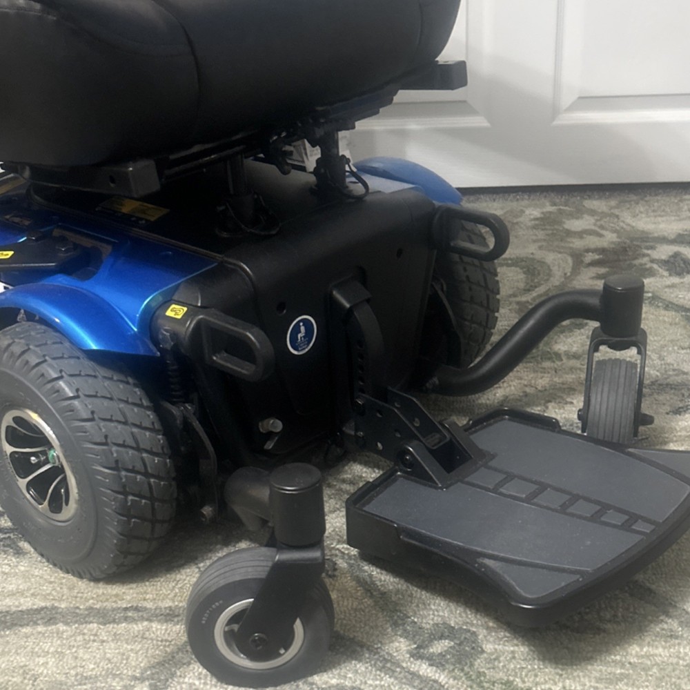 Pride mobility Quantum J6 power wheelchair