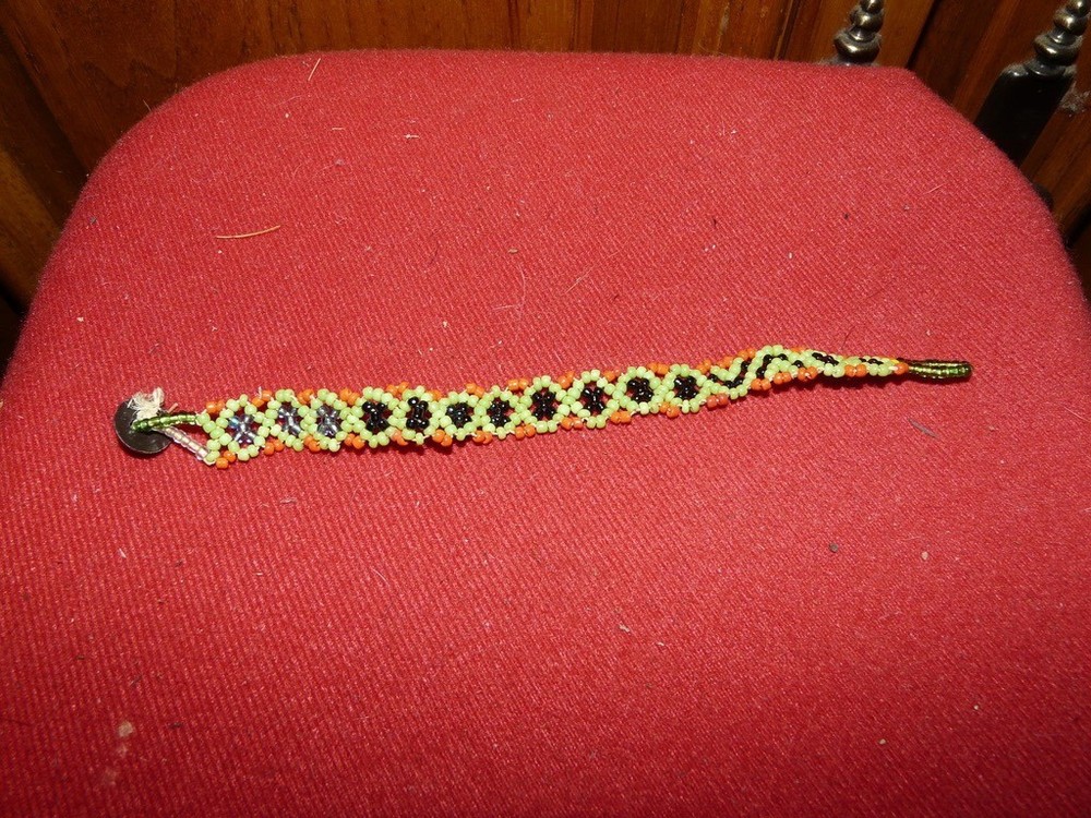MATSES PERU AMAZON INDIAN SMALL BEAD BRACELET