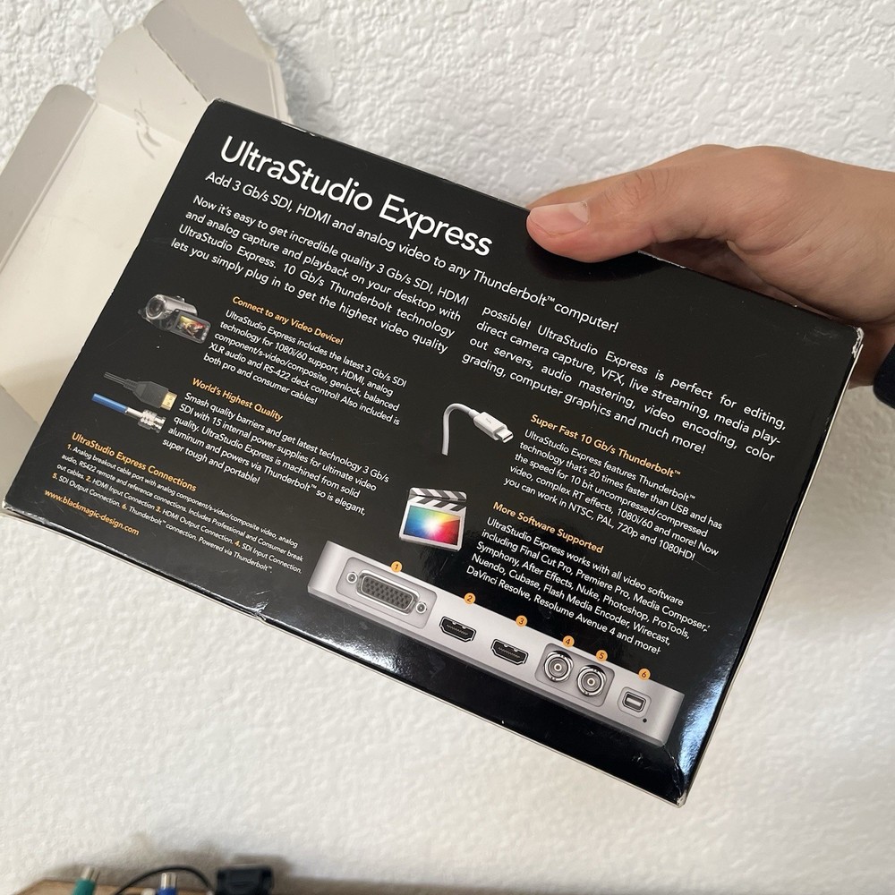 Blackmagic Design UltraStudio Express Thunderbolt Cables