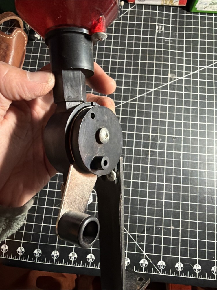 Lee Powder Dispenser used