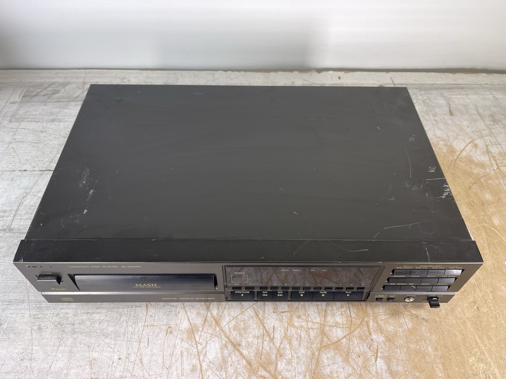 VINTAGE TECHNICS SL-PG440 COMPACT CD PLAYER
