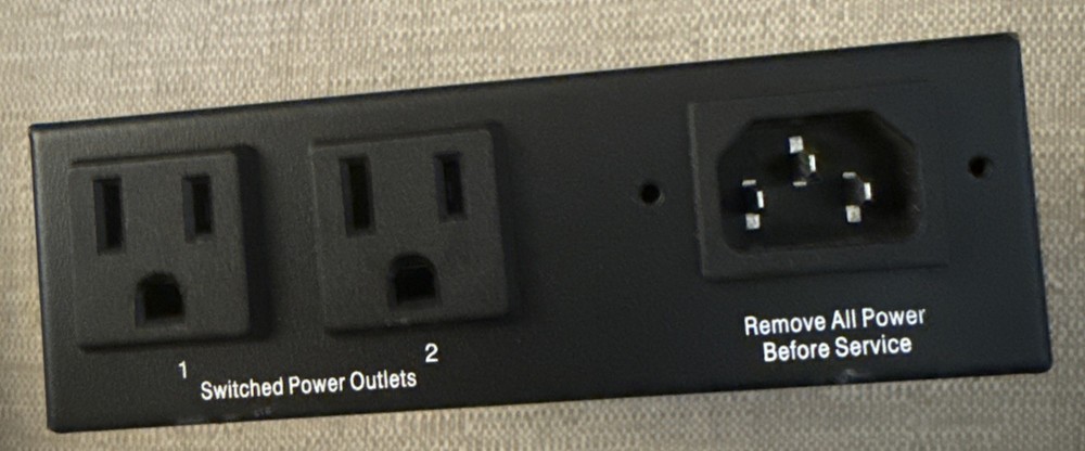 SYNACCESS NETBOOTER NP-02B BASIC SWITCHED PDU POWER DISTRIBUTION UNIT