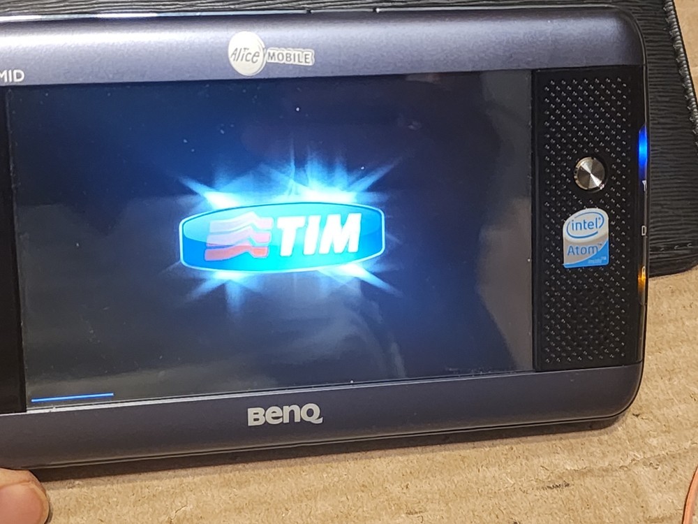 BenQ S6 Mid Touchscreen Multimedia Tablet PC Mobile Internet Device Intel Atom