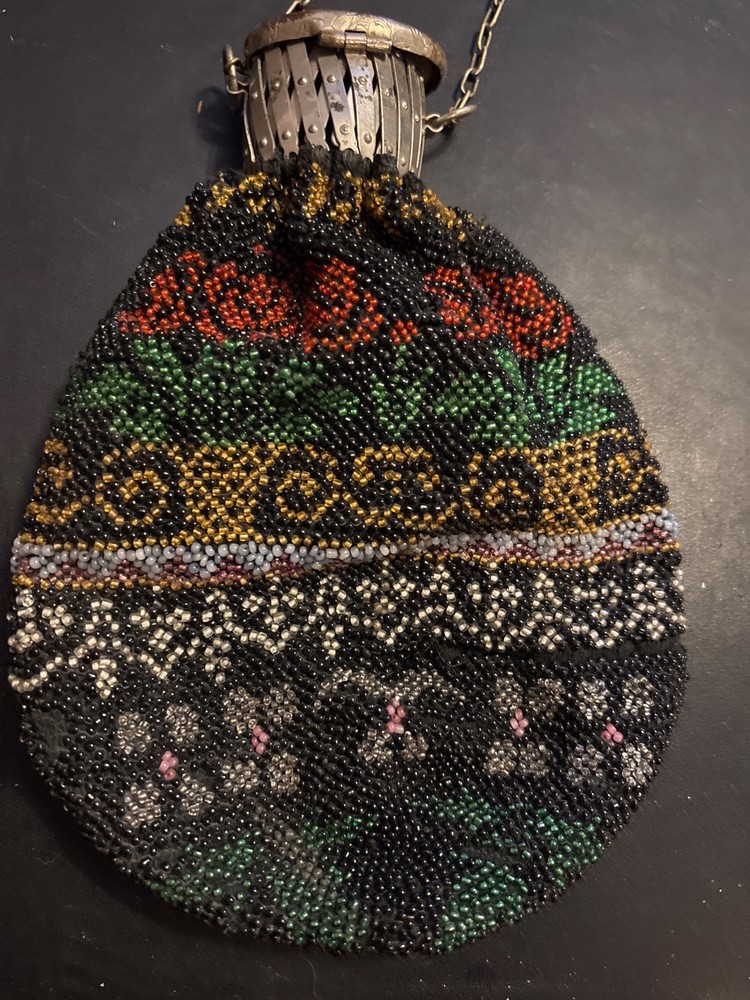 Whiting & Davis expandable purse seed bead beaded
