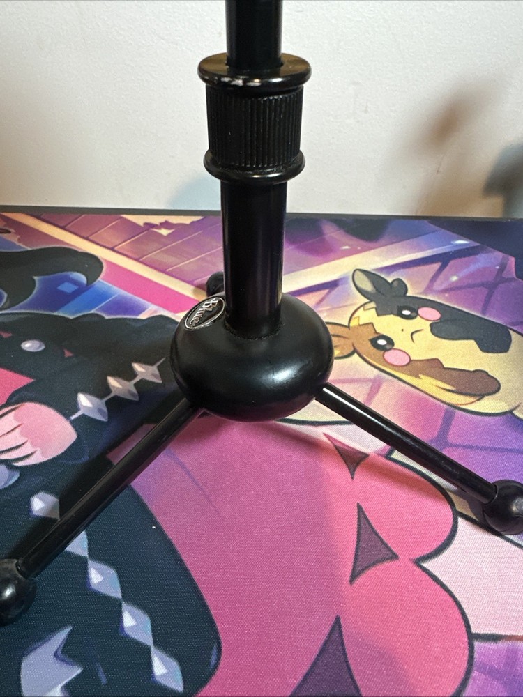 Yeti Snowball Black Microphone & Adjustable Tripod