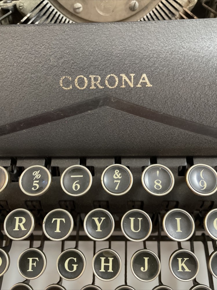 Antique Corona Typewriter Floating Shift With Case 043-B Black