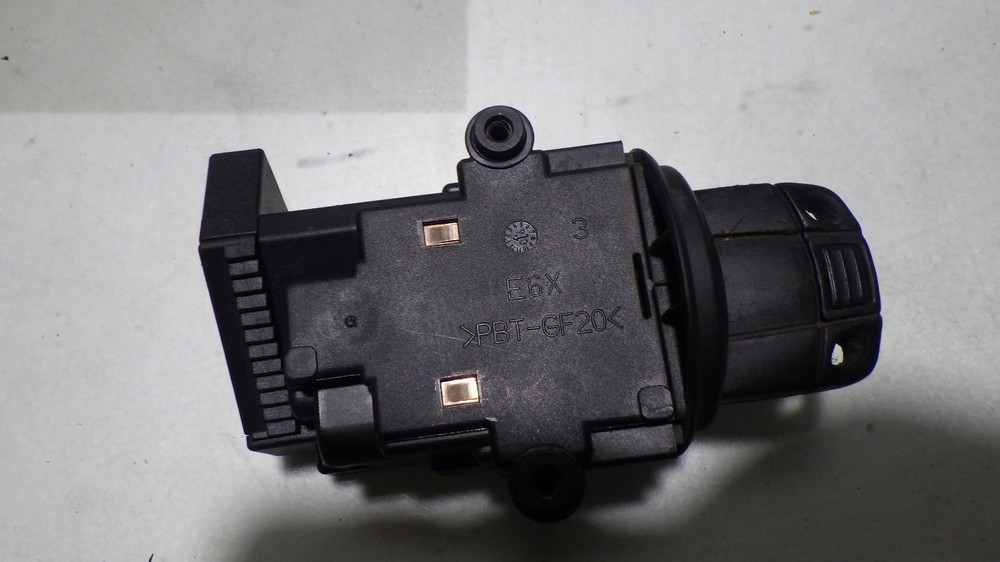 07 BMW 525i Ignition W/Key