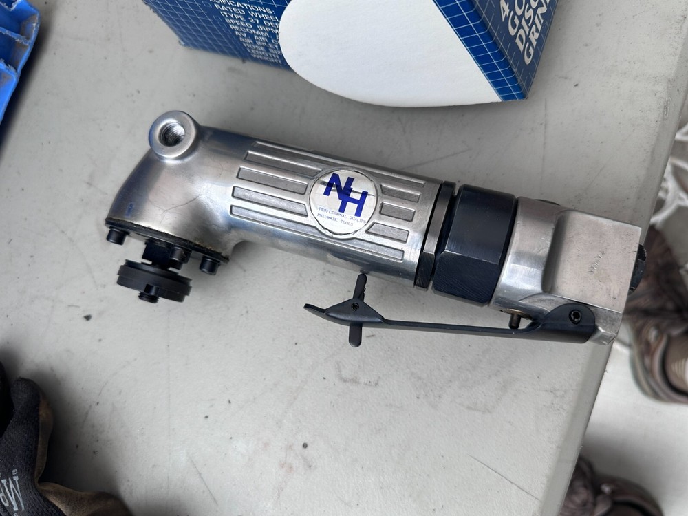 Northern Industrial Tool 11238 4" Governed Disc Grinder w/Shield, Handle, Tools