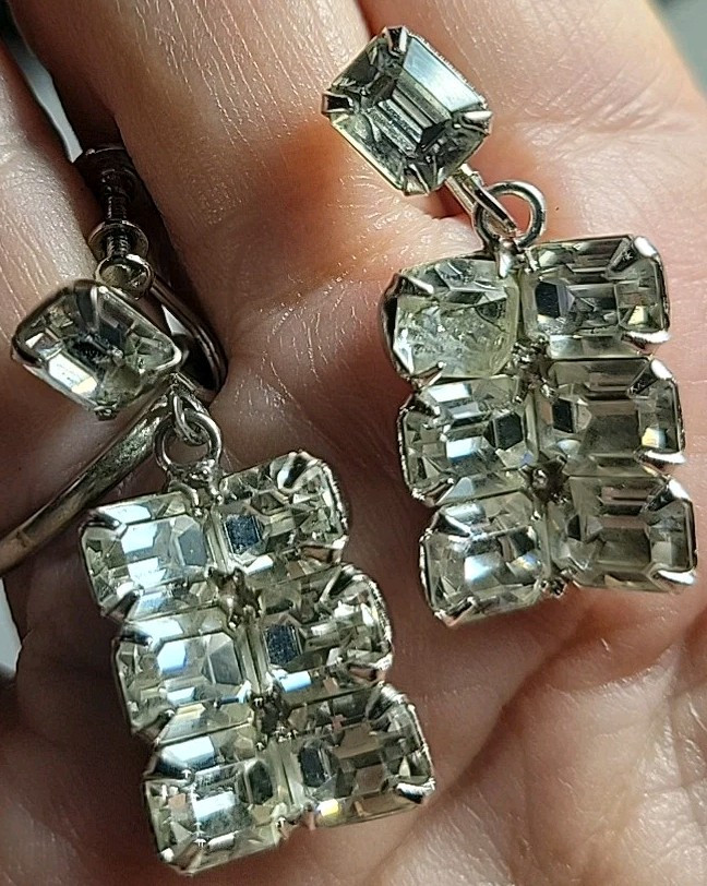 Vintage Clear Drop Screw Backs