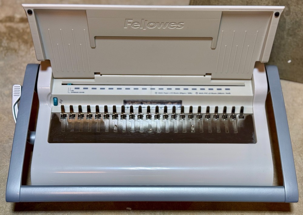 Fellowes Star+ 150 Manual Punch & Comb Binding Machine CRC 52173