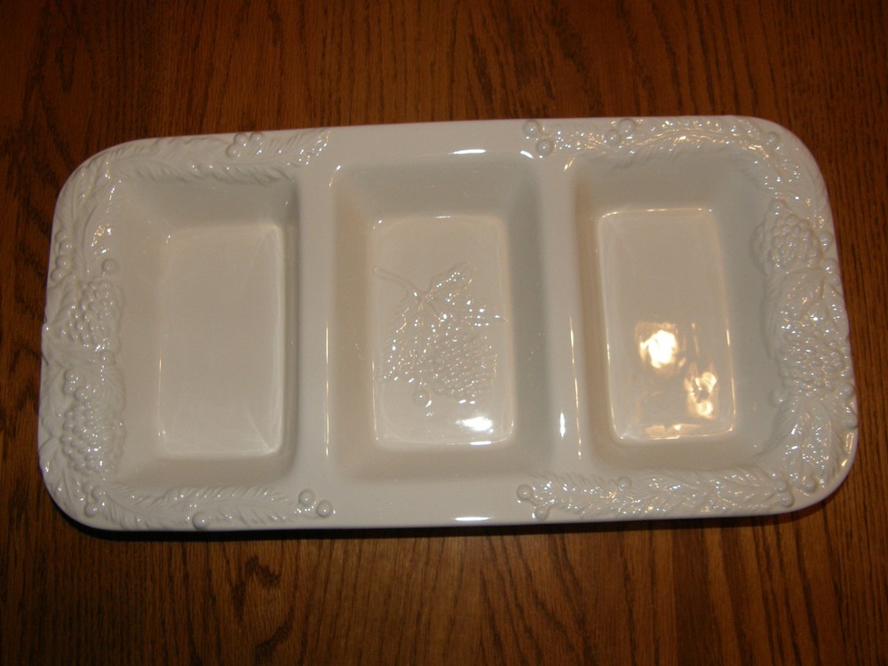 Sur La Table 3 Section Serving Dish/Dinnerware White Pine Cone,Fall or Up North