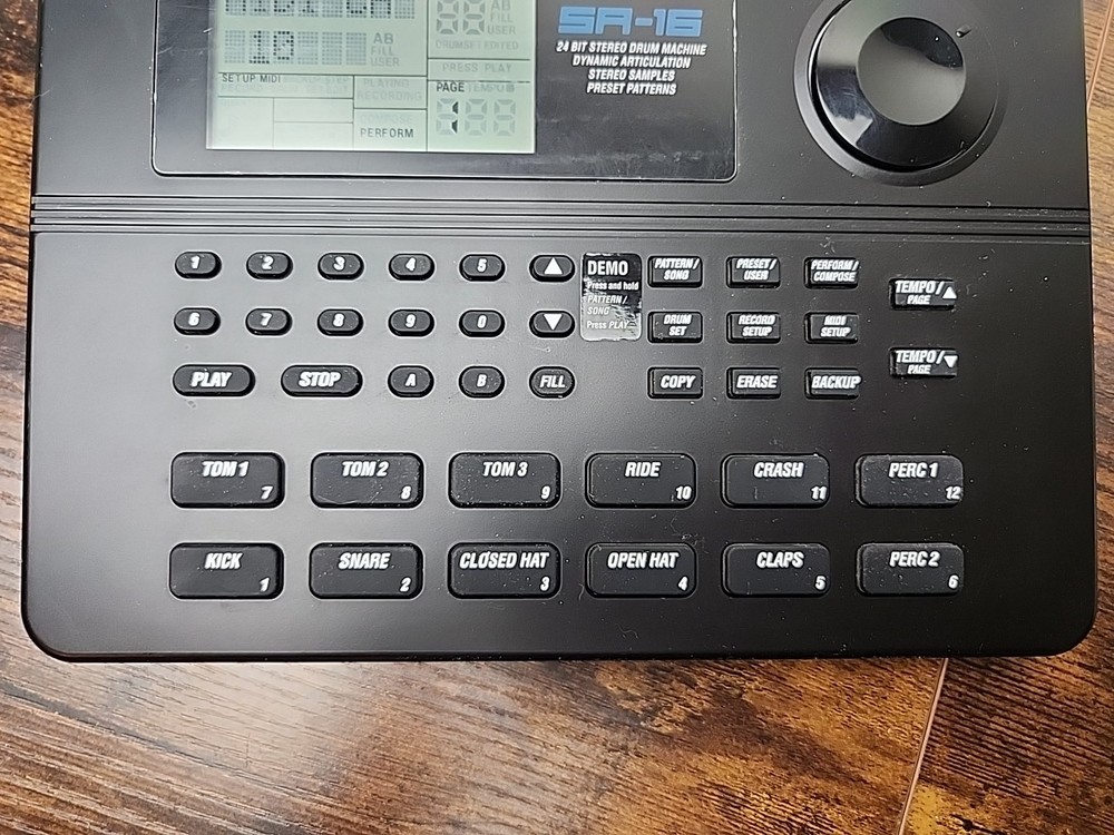 Alesis SR-16 24-Bit Stereo Drum Machine With Power Supply