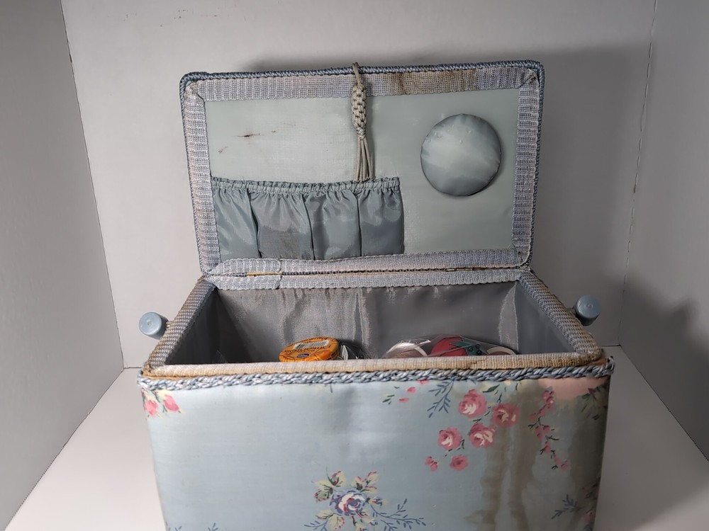 Vintage Sewing Box With Random Items Inside (A347)
