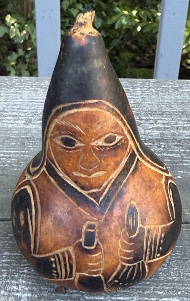 Handcarved Peruvian Gourd Folk Art 4”
