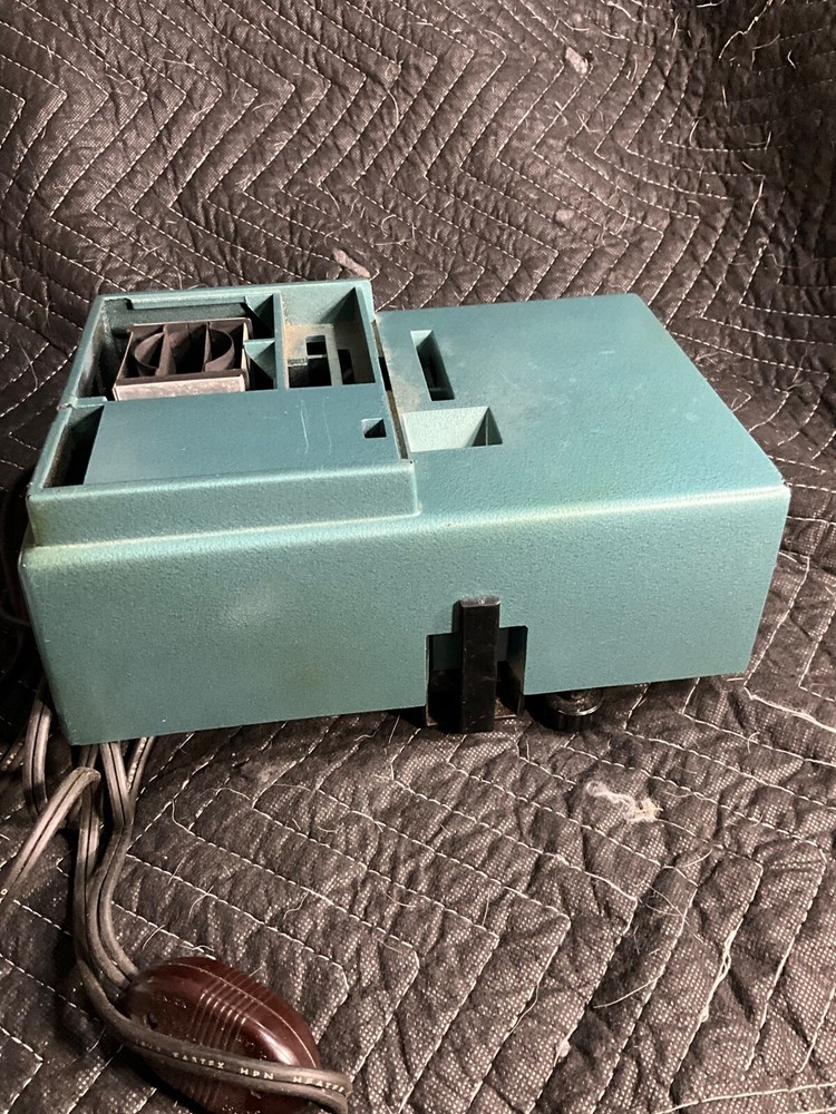 Slide Projector Argus Special 35mm Model 55 Vintage With Working Bulb