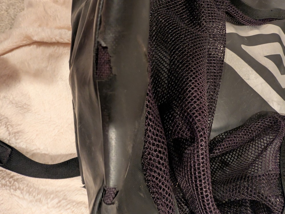 Umbro Black Soccer Backpack Ball Sling All Zippers Function.