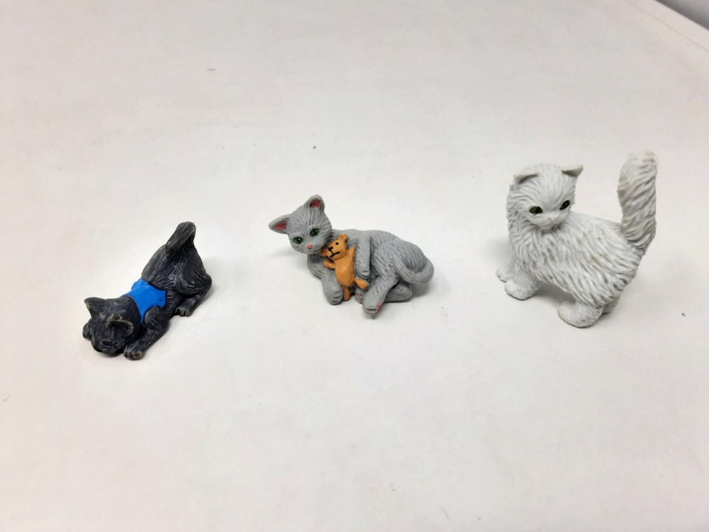 19 MEG Kitty in my Pocket Plastic Figures