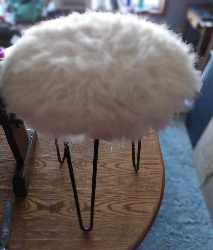 White Fur Vanity Bench (RP) (VB-1)