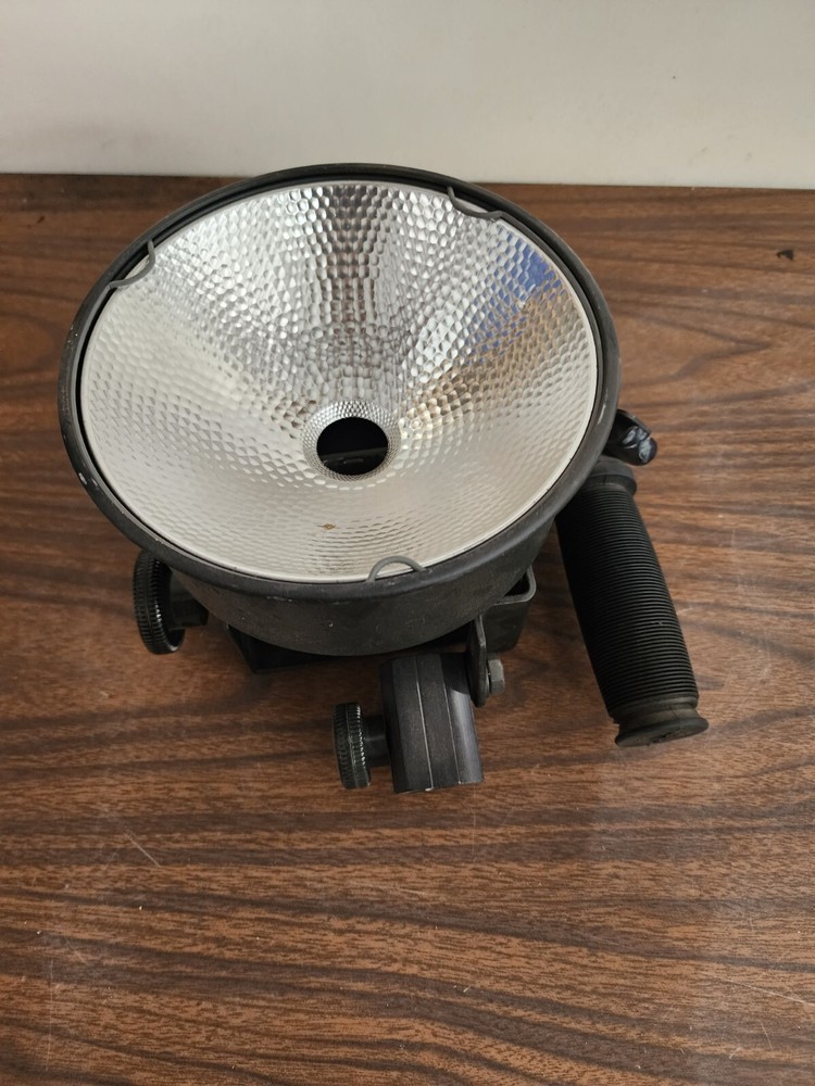 Lowel DP 1000w Focus Flood Light  Power Cable  No Power Cable
