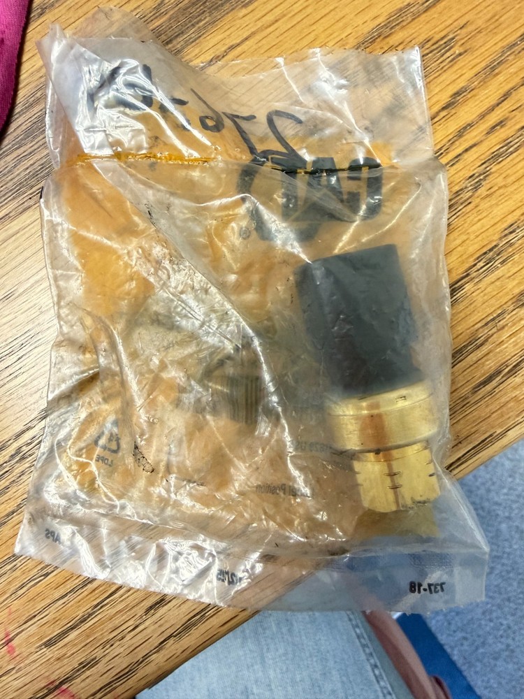 Caterpillar 276-6793 Pressure Sensor