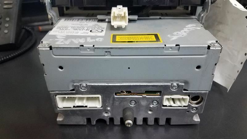 09 MAZDA 3 RADIO 5977