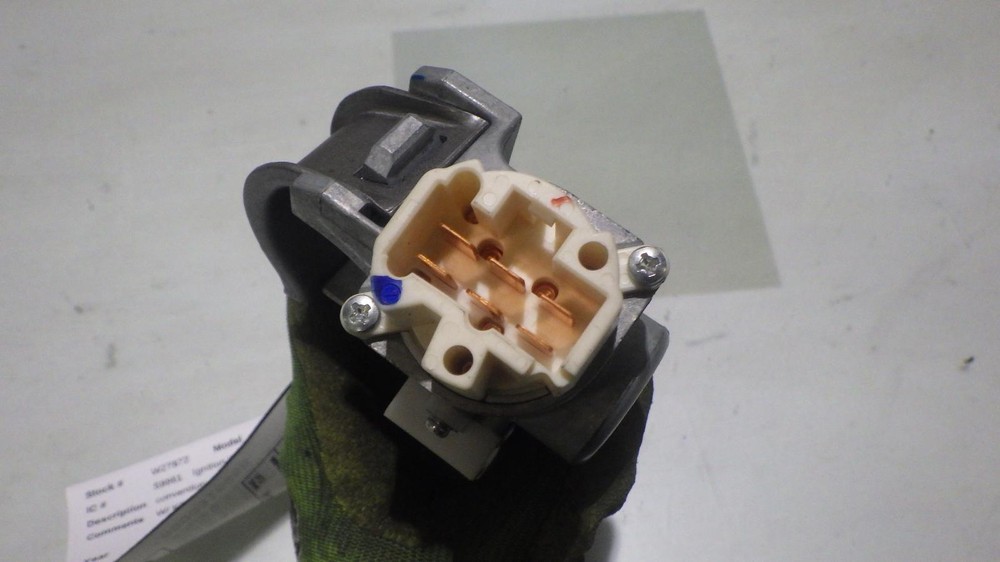 19 NISSAN VERSA Ignition W/Key