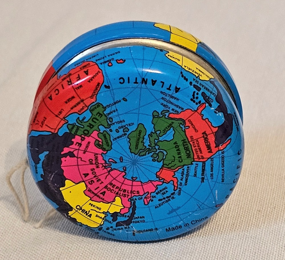 Vintage Blue Tin World Map Yo Yo Geography w/string