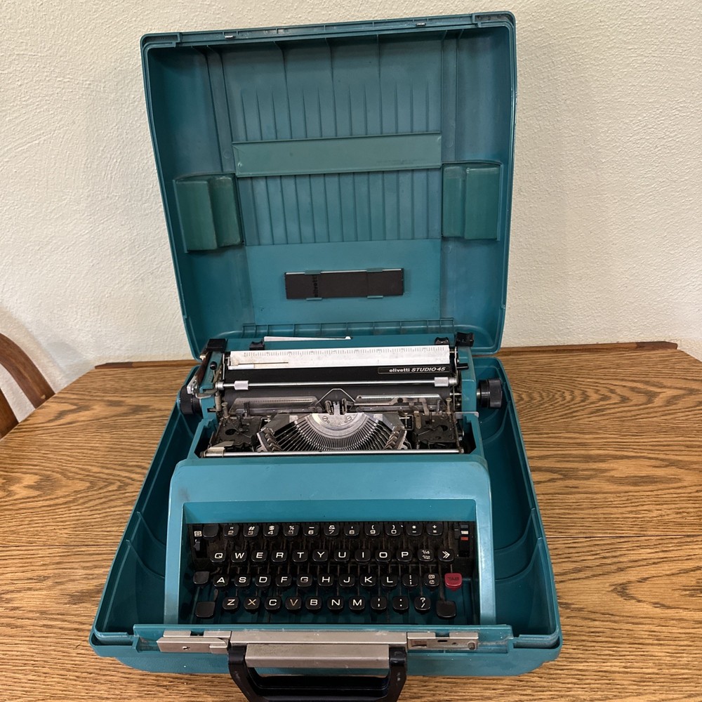 Olivetti Underwood Studio 45 VTG Typewriter Teal with Case  ~   Untested