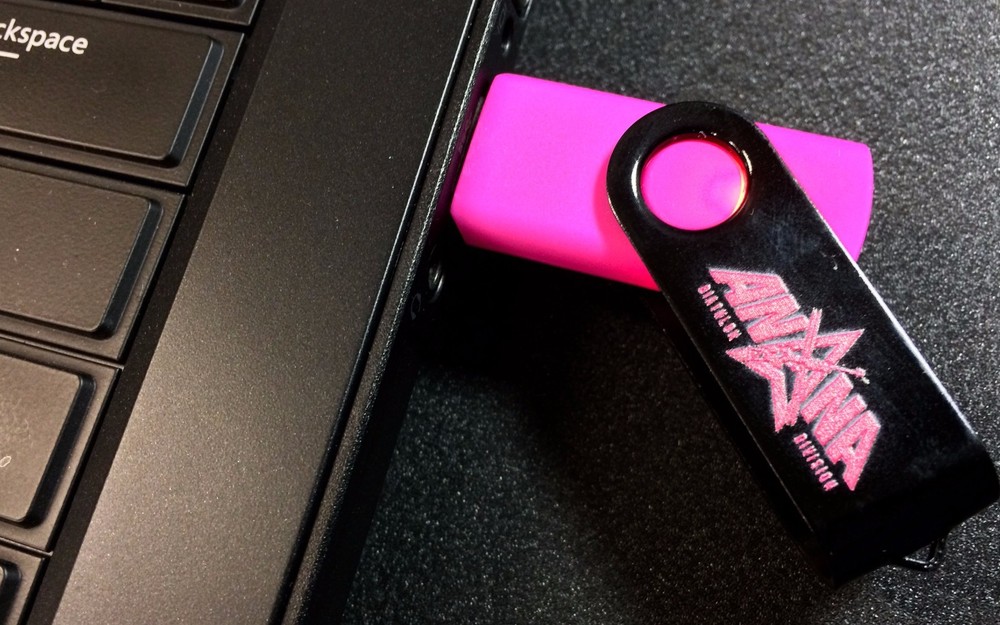 USB Flash Drive 8 GB - Fuchsia