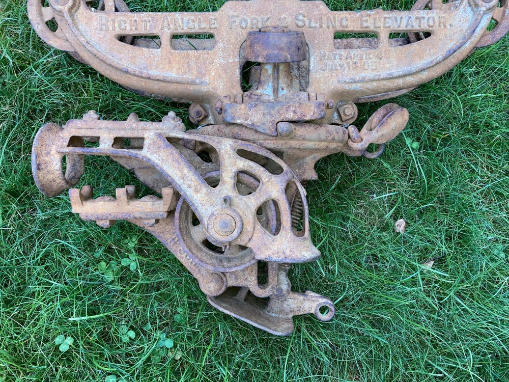 Antique Cast Iron Right Angle Fork & Sling Elevator Hay Unloader Trolley Pulley