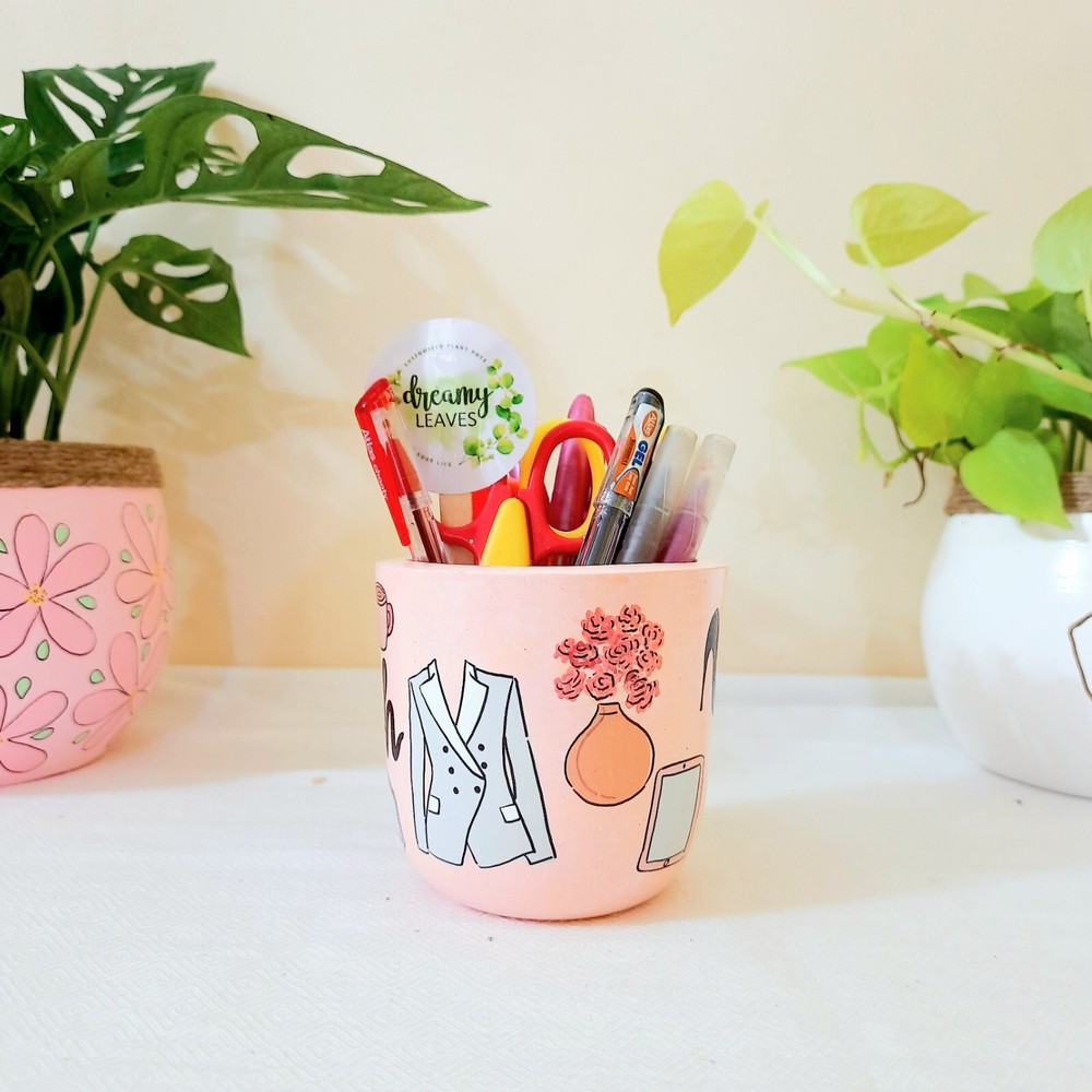 Custom Hand-Painted Pen Holder – Stylish Office Theme with Personalized Name