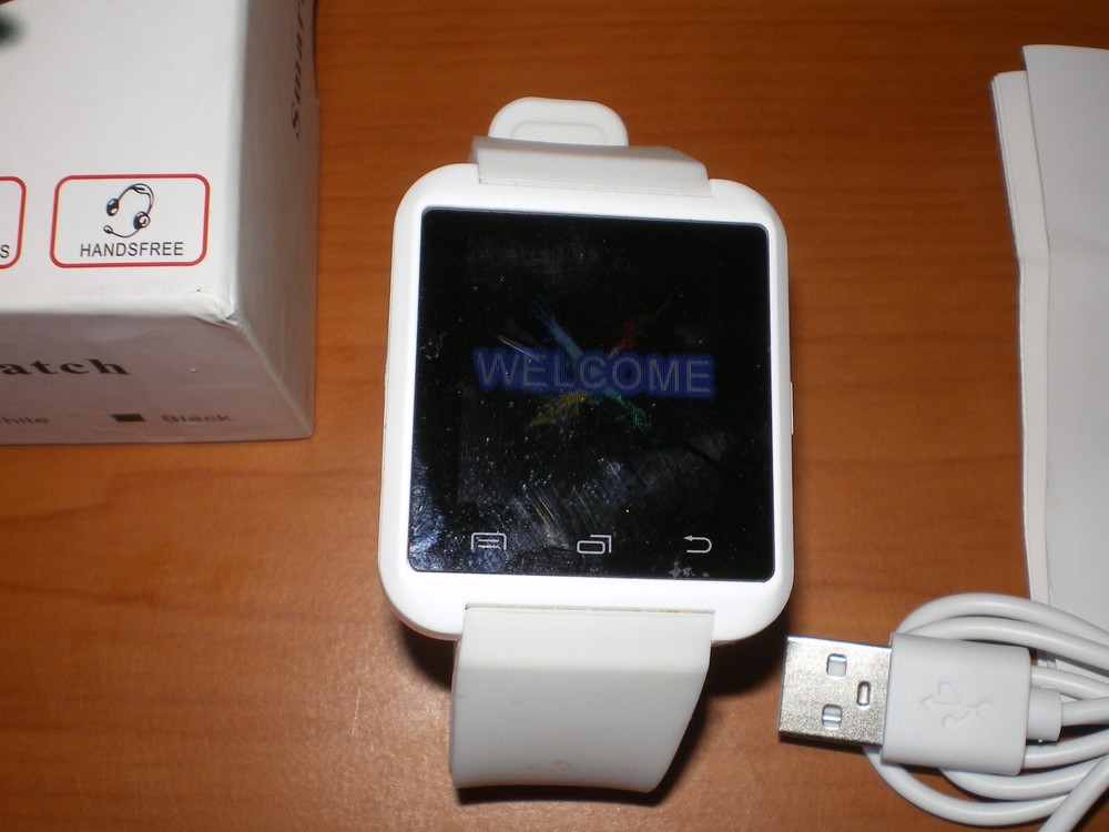 Unbranded Bluetooth Smart Watch * White Wristwatch Original Box + Instructions