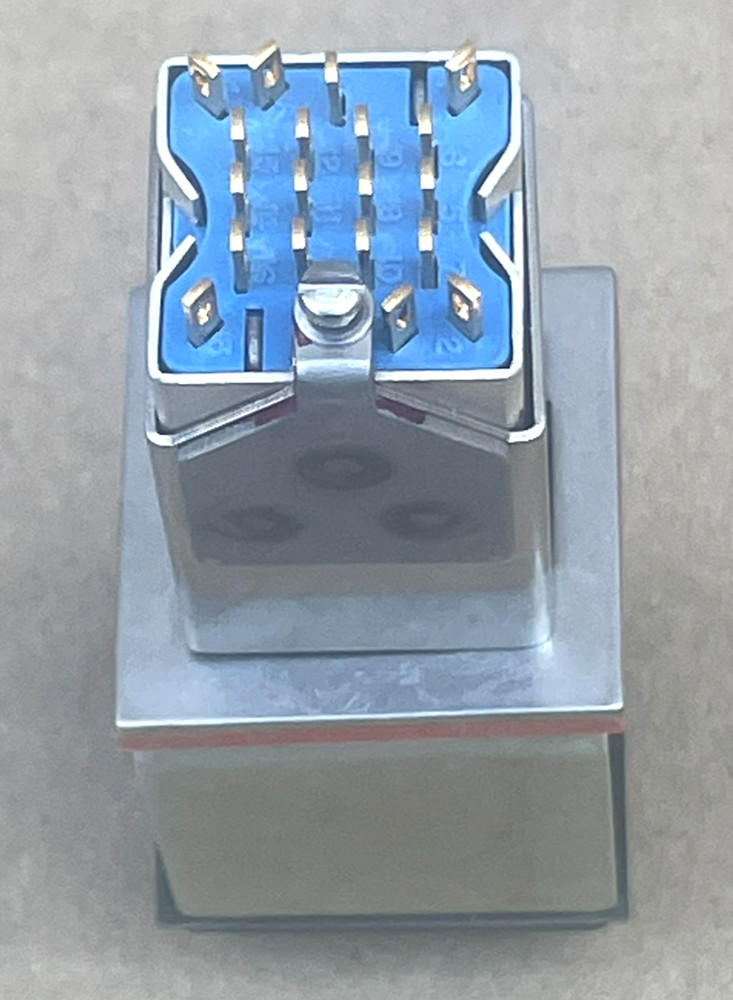 Staco Switch R59 / 0004-02, Pushbutton Switch