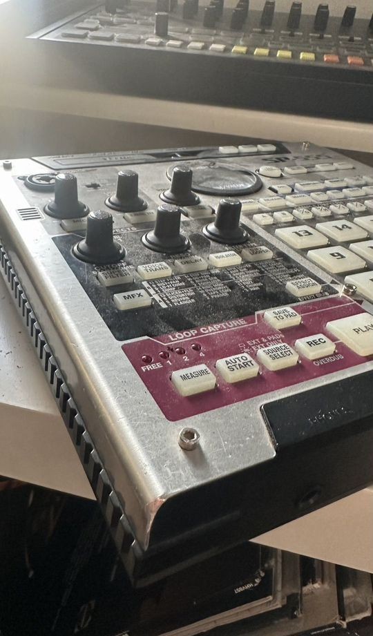 Roland SP-555 Digital DJ Turntable Creative Sampler