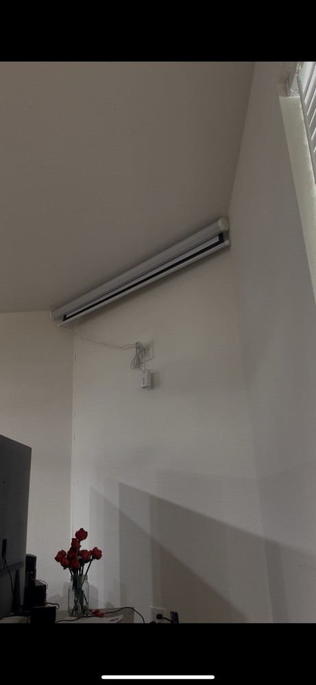 72” Zero Edge Z-100 3D Ready Projector Screen Diamond Cut I-Motorized