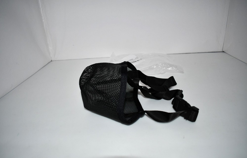 YSSY spread Dog Muzzle, Mesh Soft Muzzle for Dogs in Black Size: MEDIUM NEW Snou