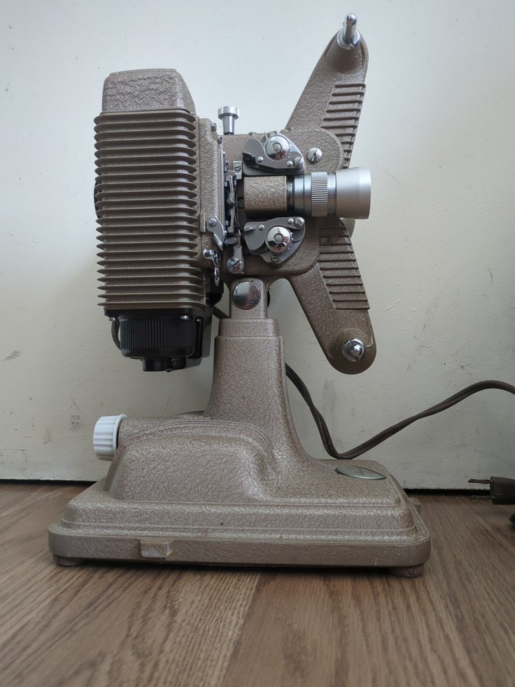 revere Model 85 8mm Projector