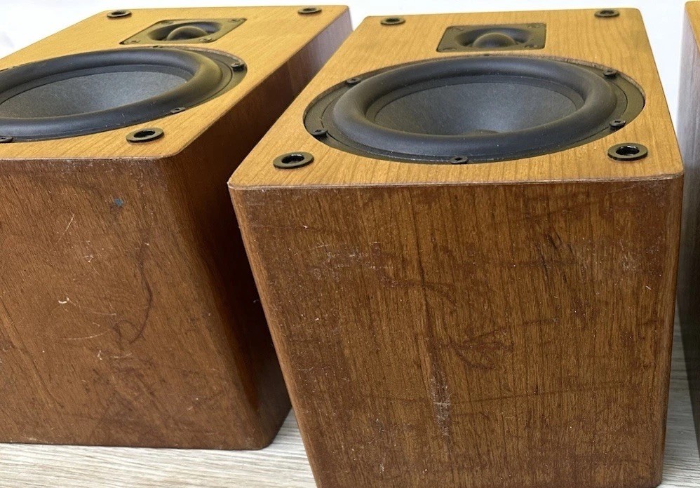 VINTAGE Source Technology Bookshelf Speakers Pair -Tested Works Great